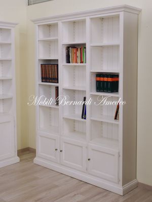 Libreria in legno bianco con 3 vani 3 antine e ripiani a giorno